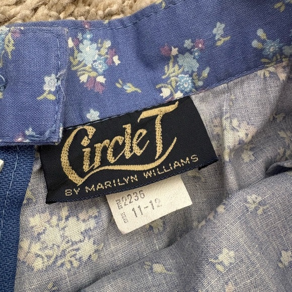 Vintage Blue Floral Maxi Skirt with White Lace Trim - Picture 4 of 6